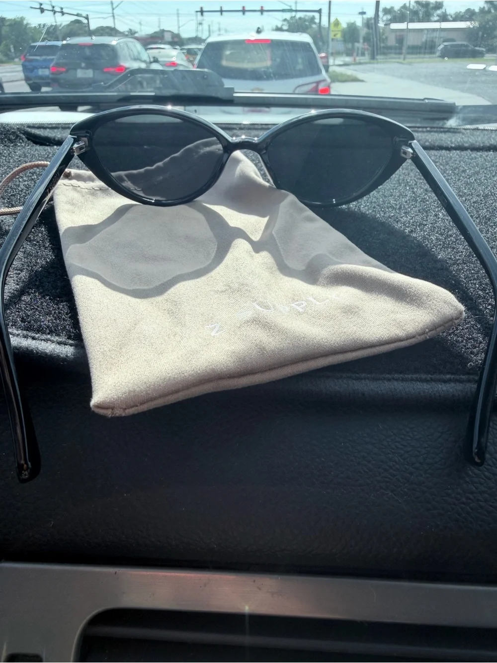 Z Supply Black Slim Cat-Eye polarized Sunglasses
